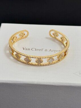 Authentic VCA 18K Gold Diamond & Mother of Pearl Clover Cuff